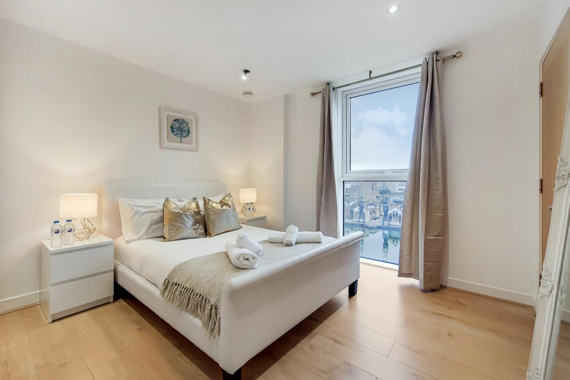Deluxe Two Bed Apartment With River & City View London Bagian luar foto