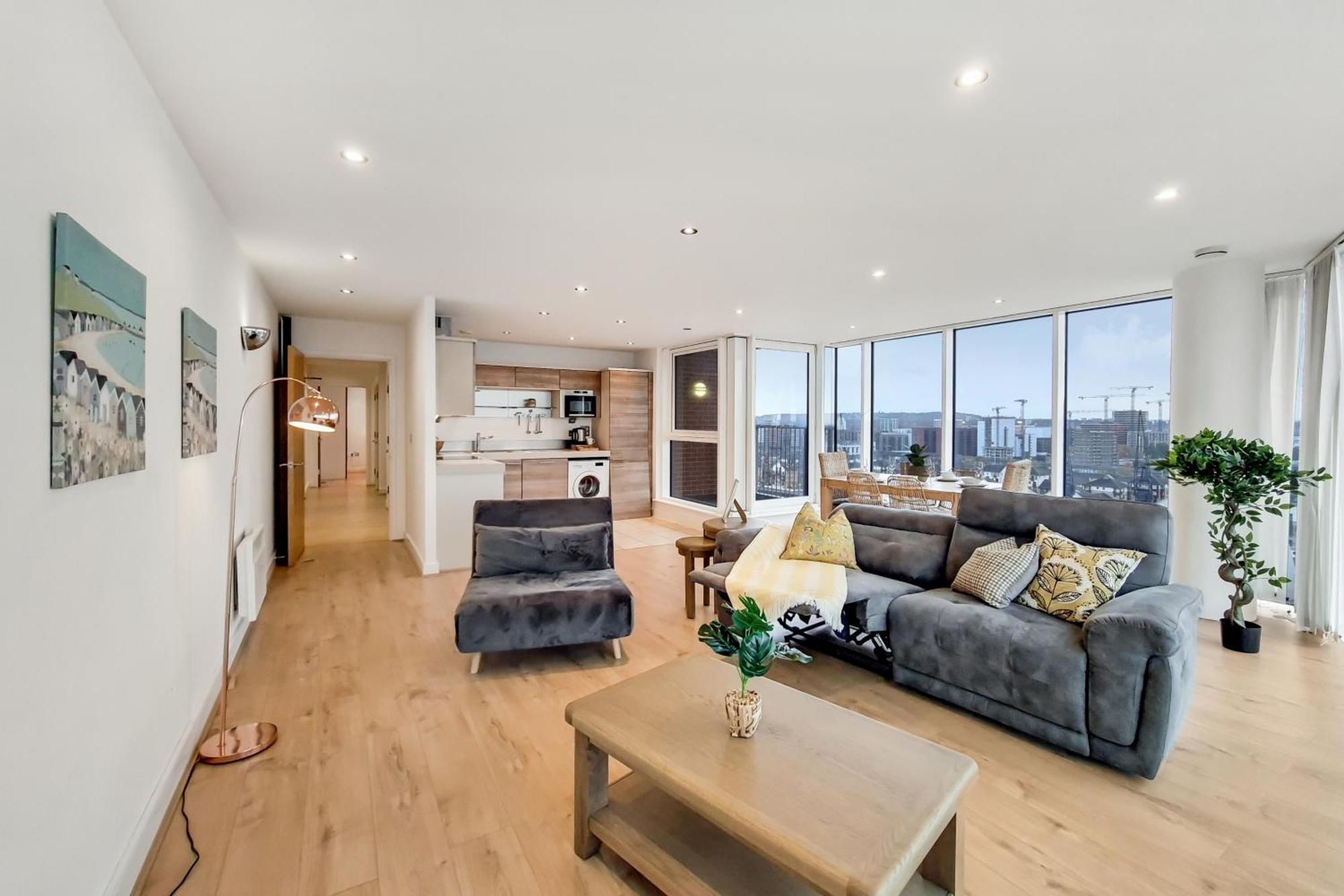 Deluxe Two Bed Apartment With River & City View London Bagian luar foto