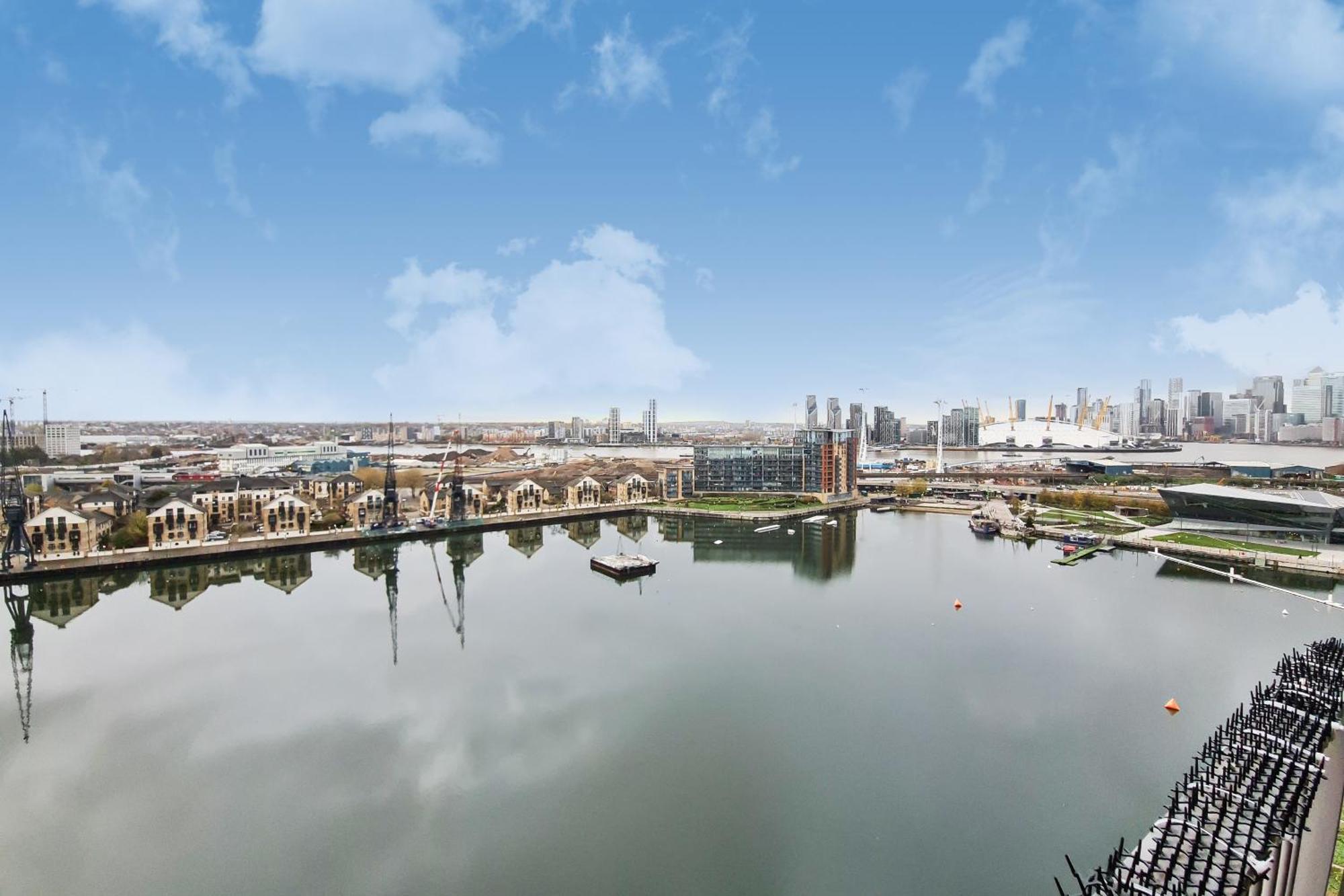 Deluxe Two Bed Apartment With River & City View London Bagian luar foto