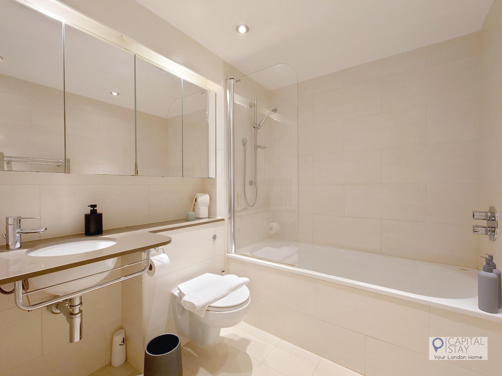 Deluxe Two Bed Apartment With River & City View London Bagian luar foto